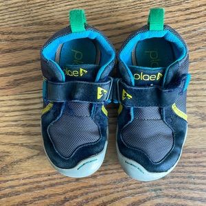 Plae shoes kids size 7